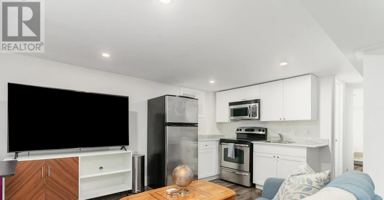 LOWER-329 Runnymede Road, Toronto, ON, M6S 2Y5 - 4