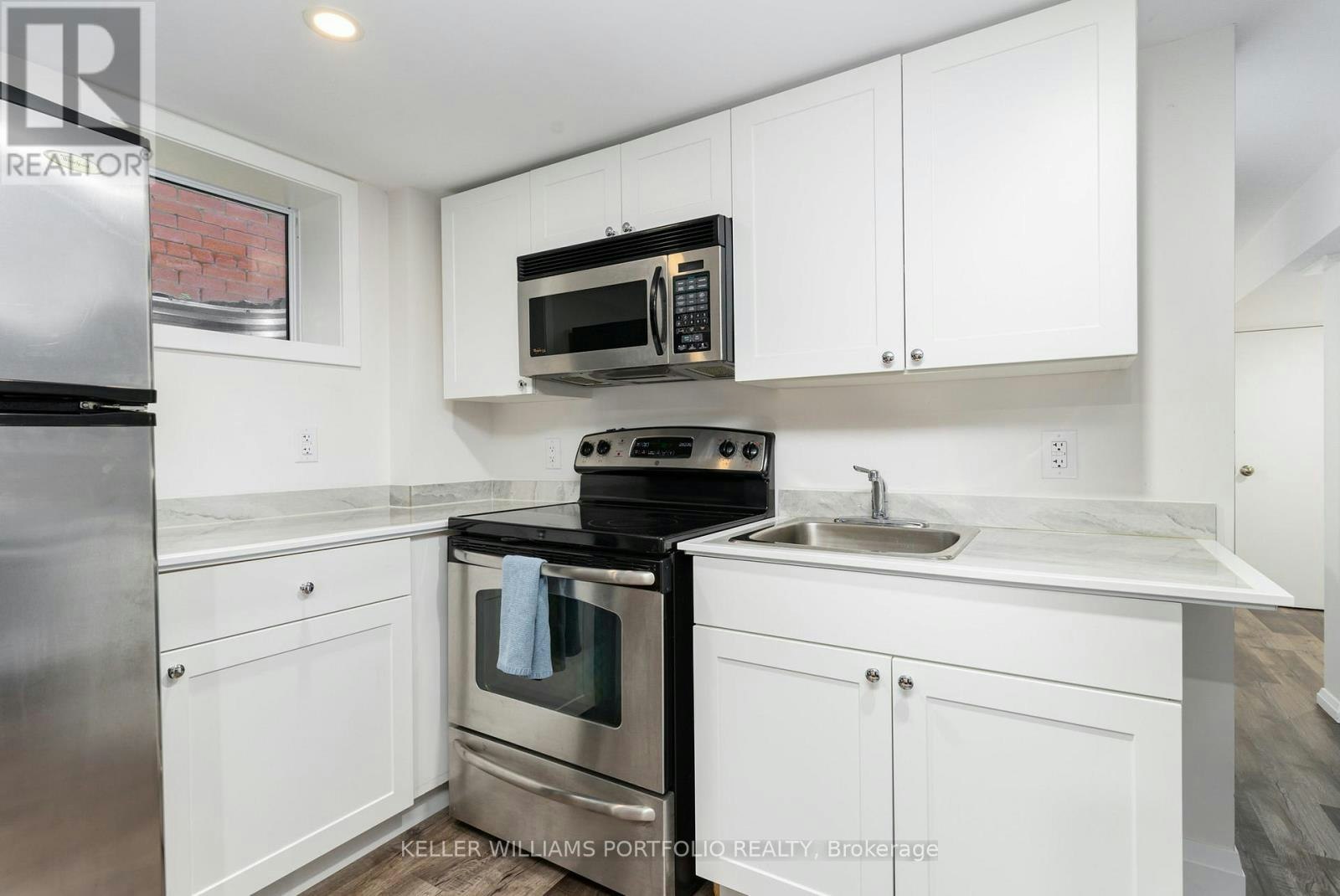 LOWER-329 Runnymede Road, Toronto, ON, M6S 2Y5 - 8