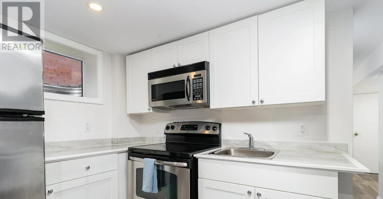 LOWER-329 Runnymede Road, Toronto, ON, M6S 2Y5 - 8