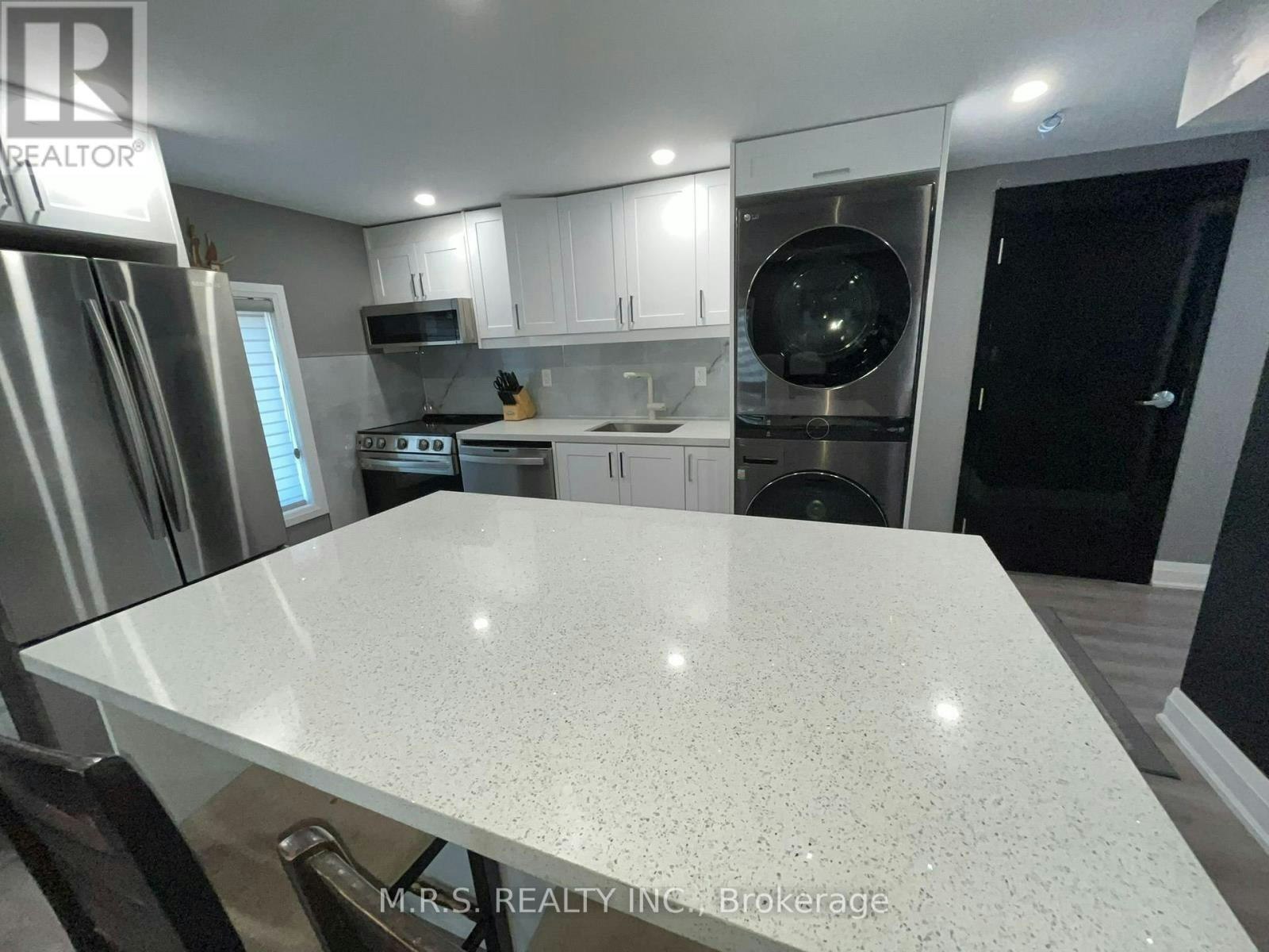 2-26 Hillcrest Avenue, Brampton, ON, L6W 1Y8 - 2