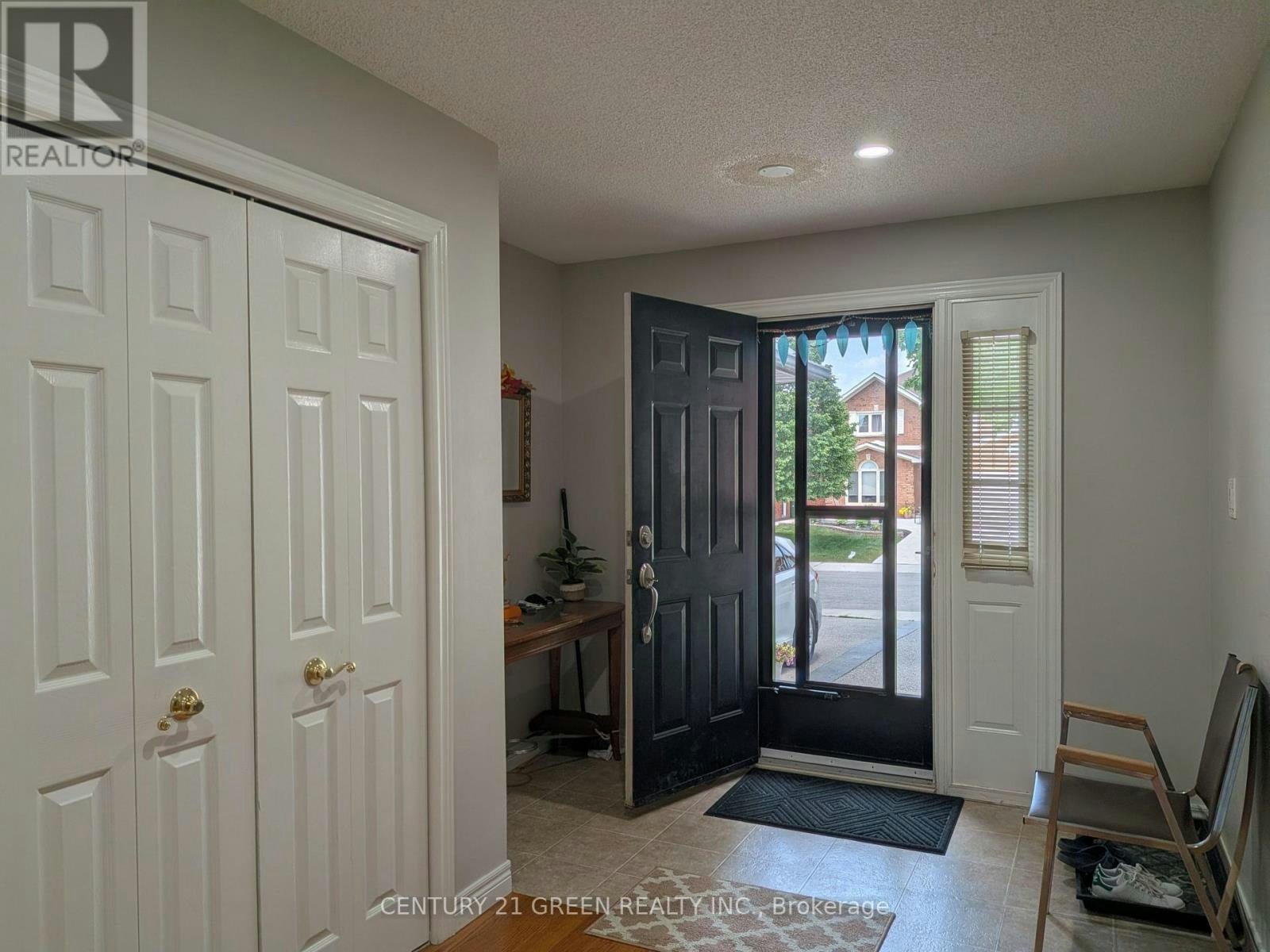 UPPER-45 Caswell Drive, Hamilton, ON, L9C 7N3 - 3