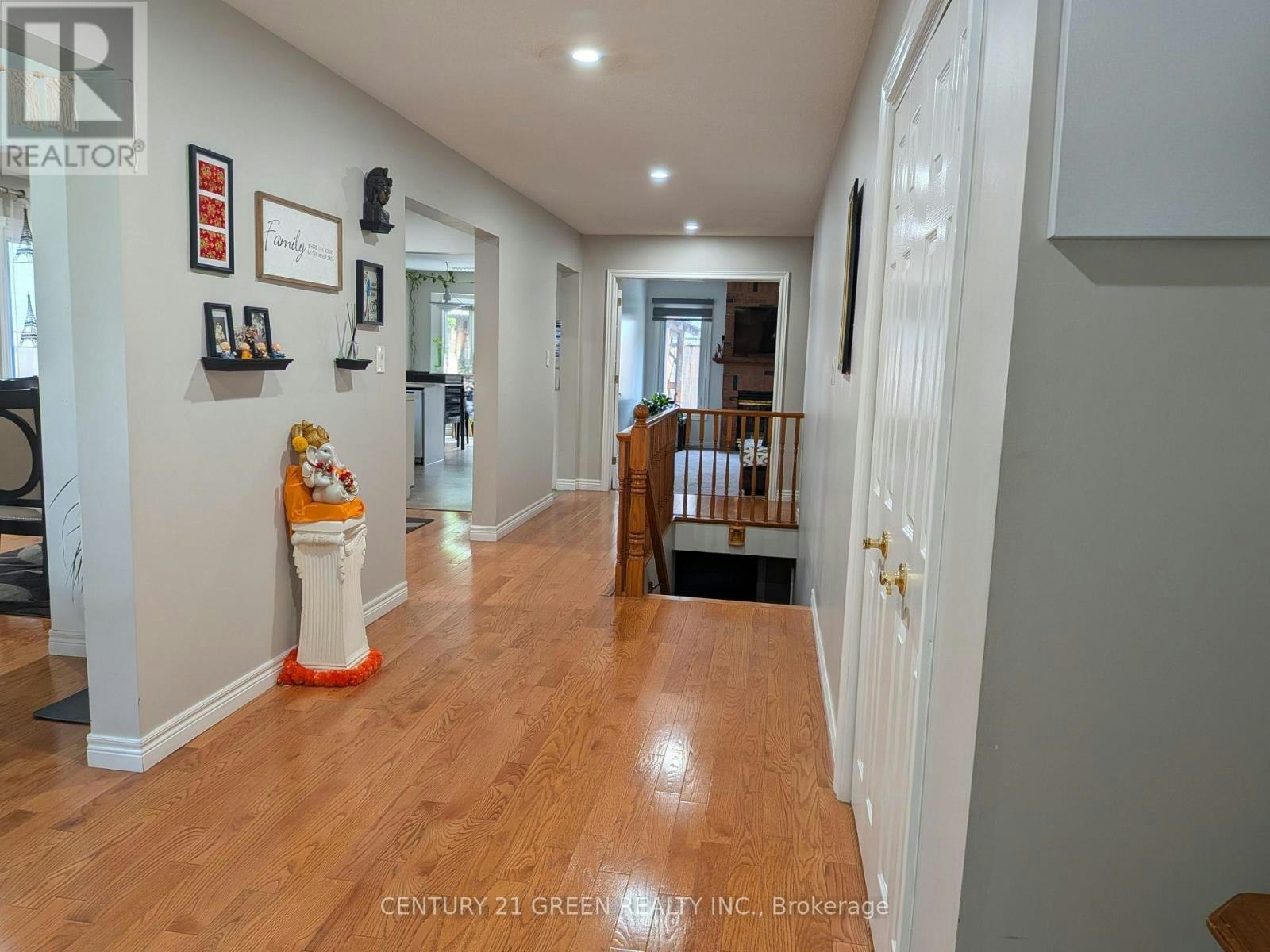 UPPER-45 Caswell Drive, Hamilton, ON, L9C 7N3 - 2
