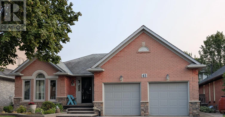 UPPER-45 Caswell Drive, Hamilton, ON, L9C 7N3