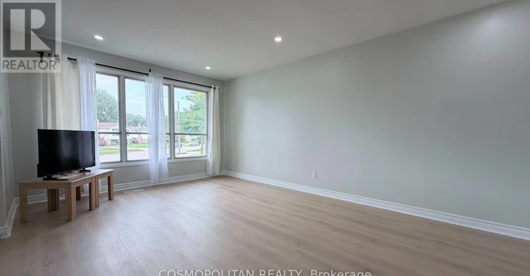 7709 Ronnie Crescent, Niagara Falls, ON, L2G 7M1 - 2
