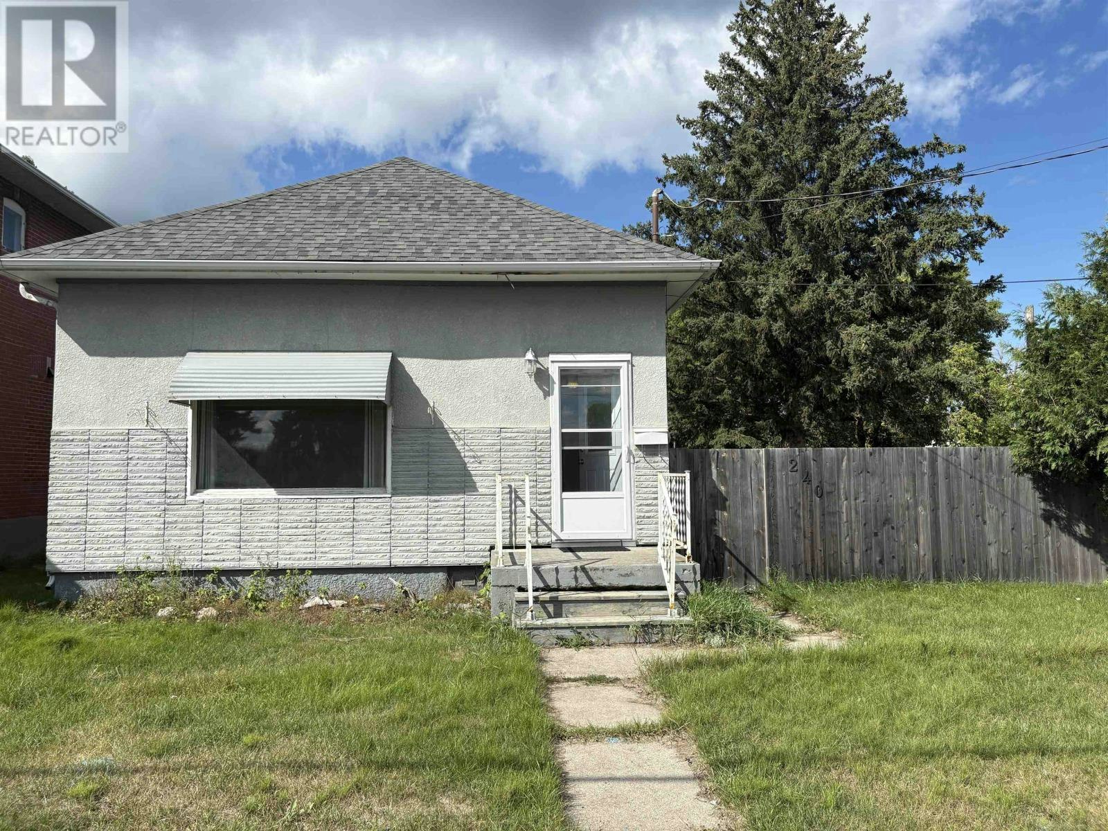 240 Third Street W, Fort Frances, ON, P9A 3A5