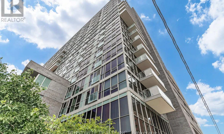712-320 Richmond Street E