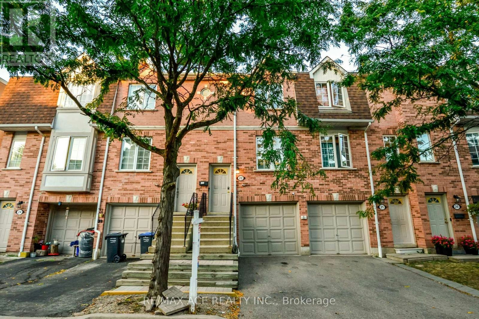 22-1525 South Parade Court, Mississauga, ON, L5M 6E9