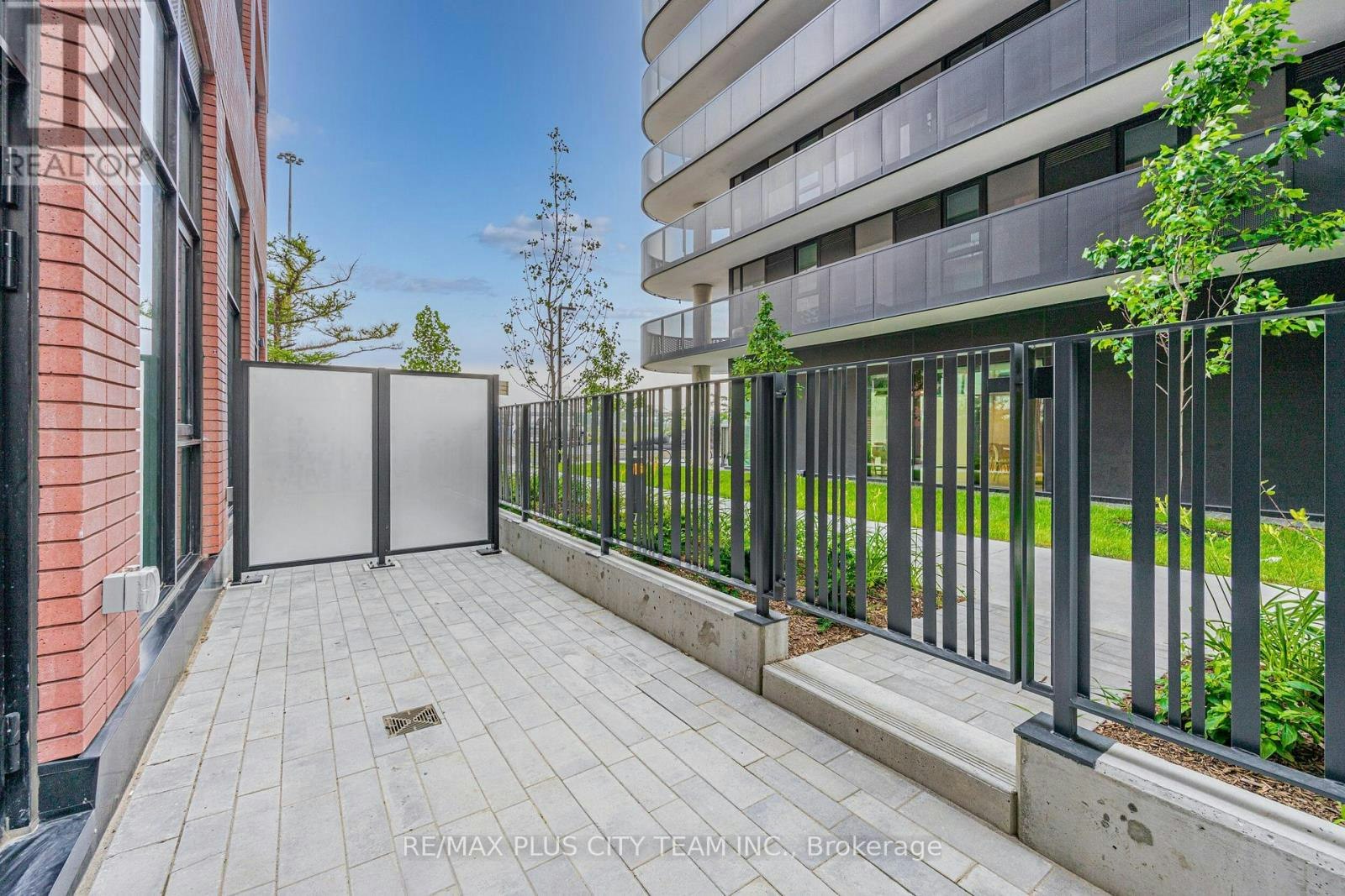 105-8 Tippett Road, Toronto, ON, M3H 0E7 - 13