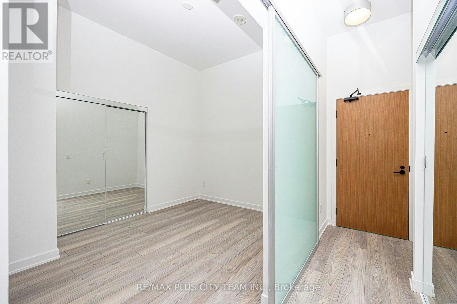 105-8 Tippett Road, Toronto, ON, M3H 0E7 - 10