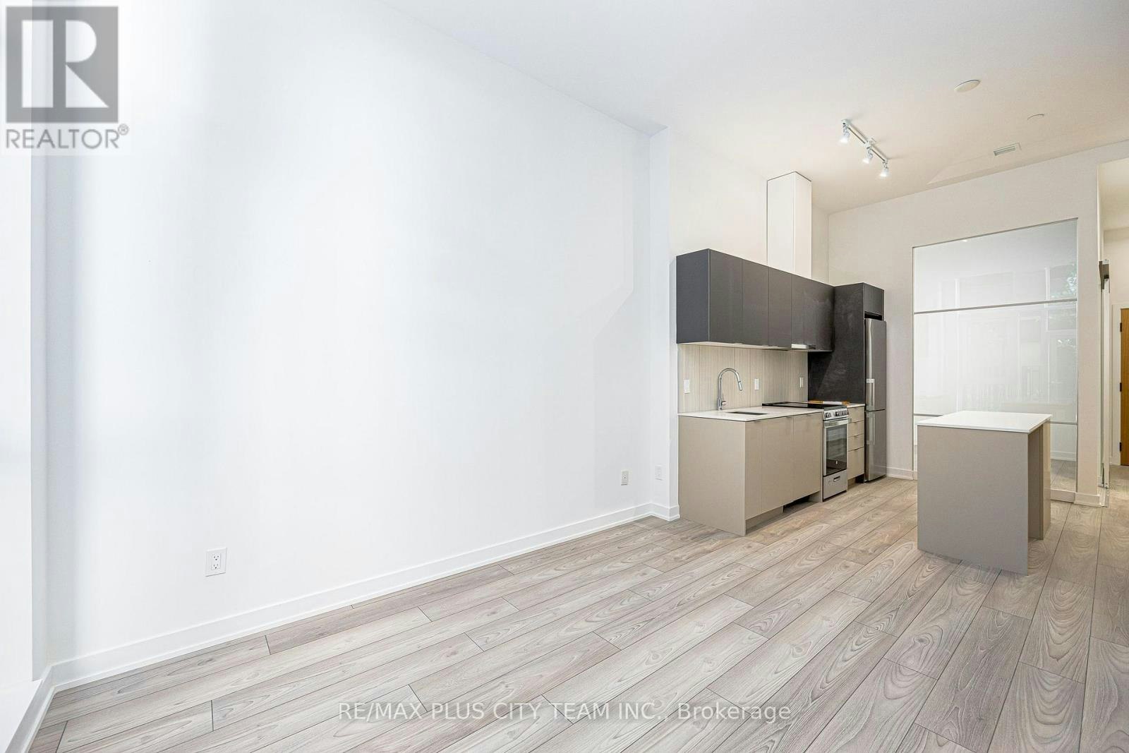 105-8 Tippett Road, Toronto, ON, M3H 0E7 - 3
