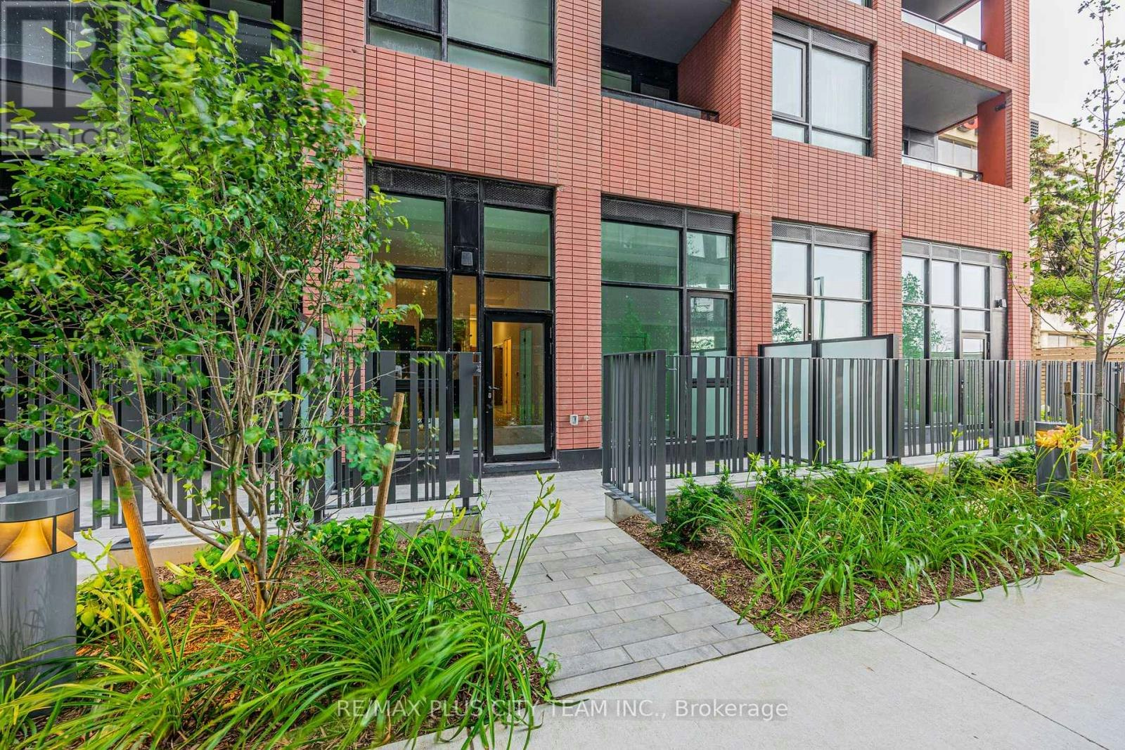 105-8 Tippett Road, Toronto, ON, M3H 0E7 - 15
