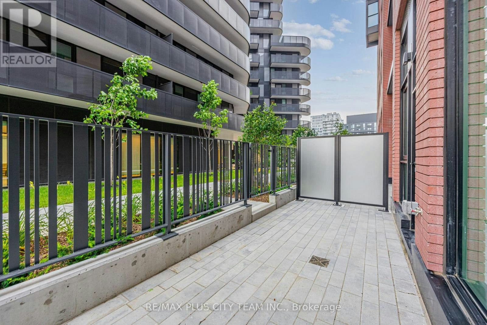 105-8 Tippett Road, Toronto, ON, M3H 0E7 - 14
