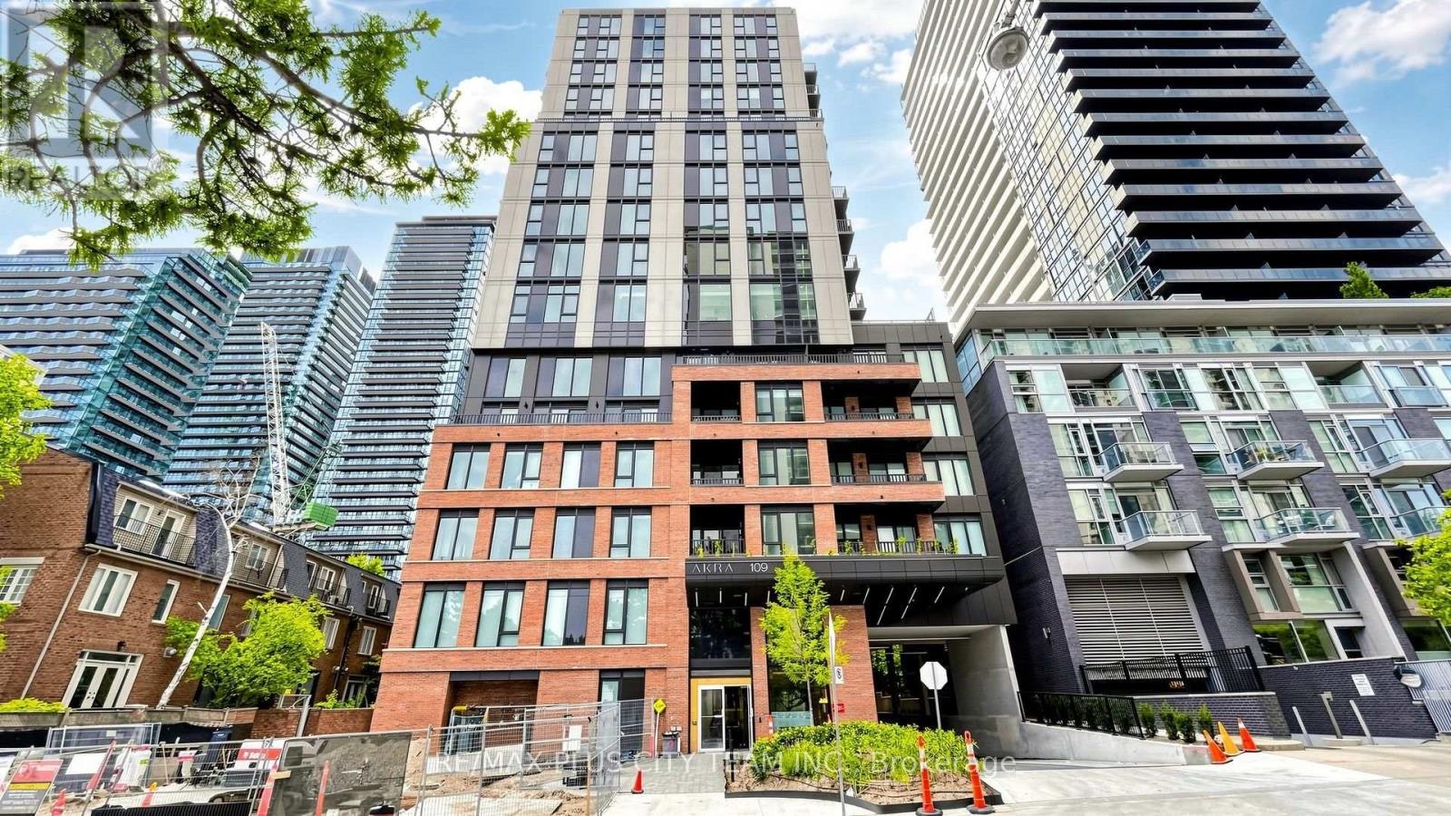 1703-109 Erskine Avenue, Toronto, ON, M4P 0G6