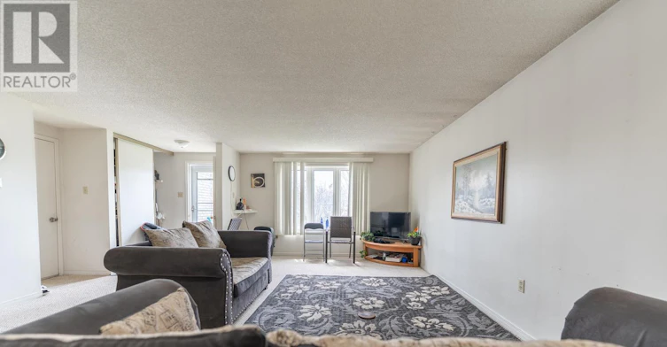 6 Hickling Trail, Barrie, ON, L4M 5V7 - 6