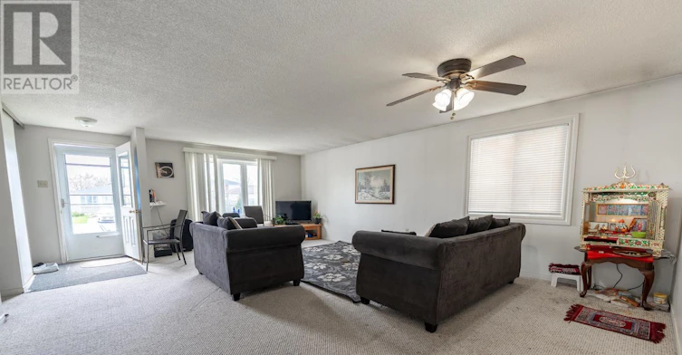 6 Hickling Trail, Barrie, ON, L4M 5V7 - 7