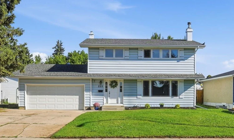 229 Anderson Crescent