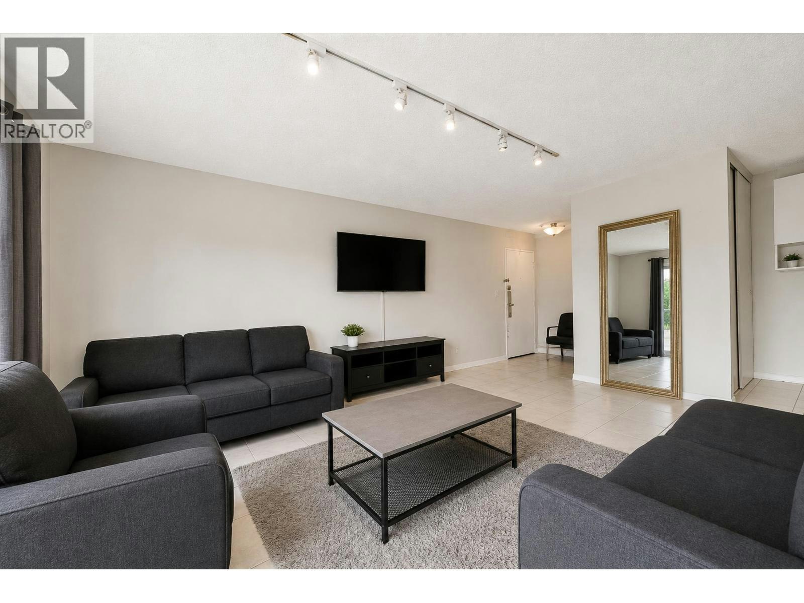 306-7200 Lindsay Road, Richmond, BC, V6E 1S8