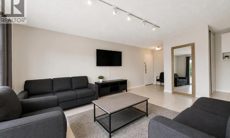 306-7200 Lindsay Road