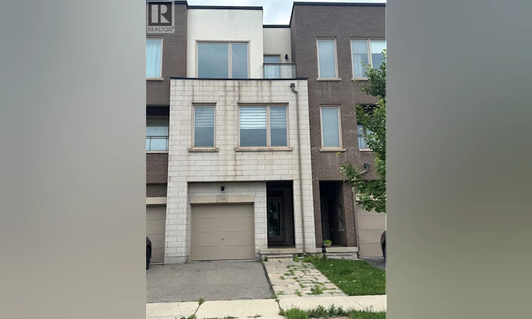 166 Squire Crescent