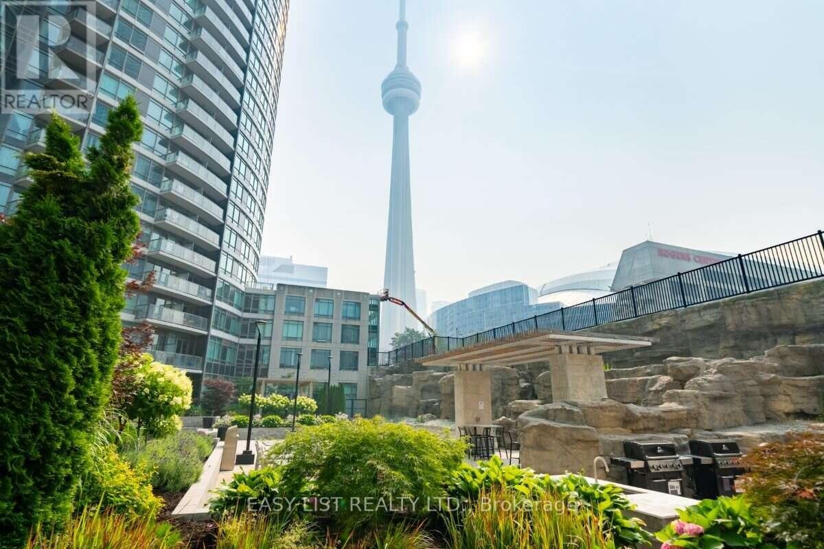 101-373 Front Street W, Toronto, ON, M5V 3R7