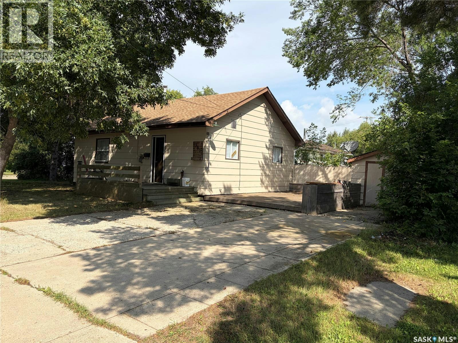 301 1st Avenue SE, Wadena, SK, S0A 4J0
