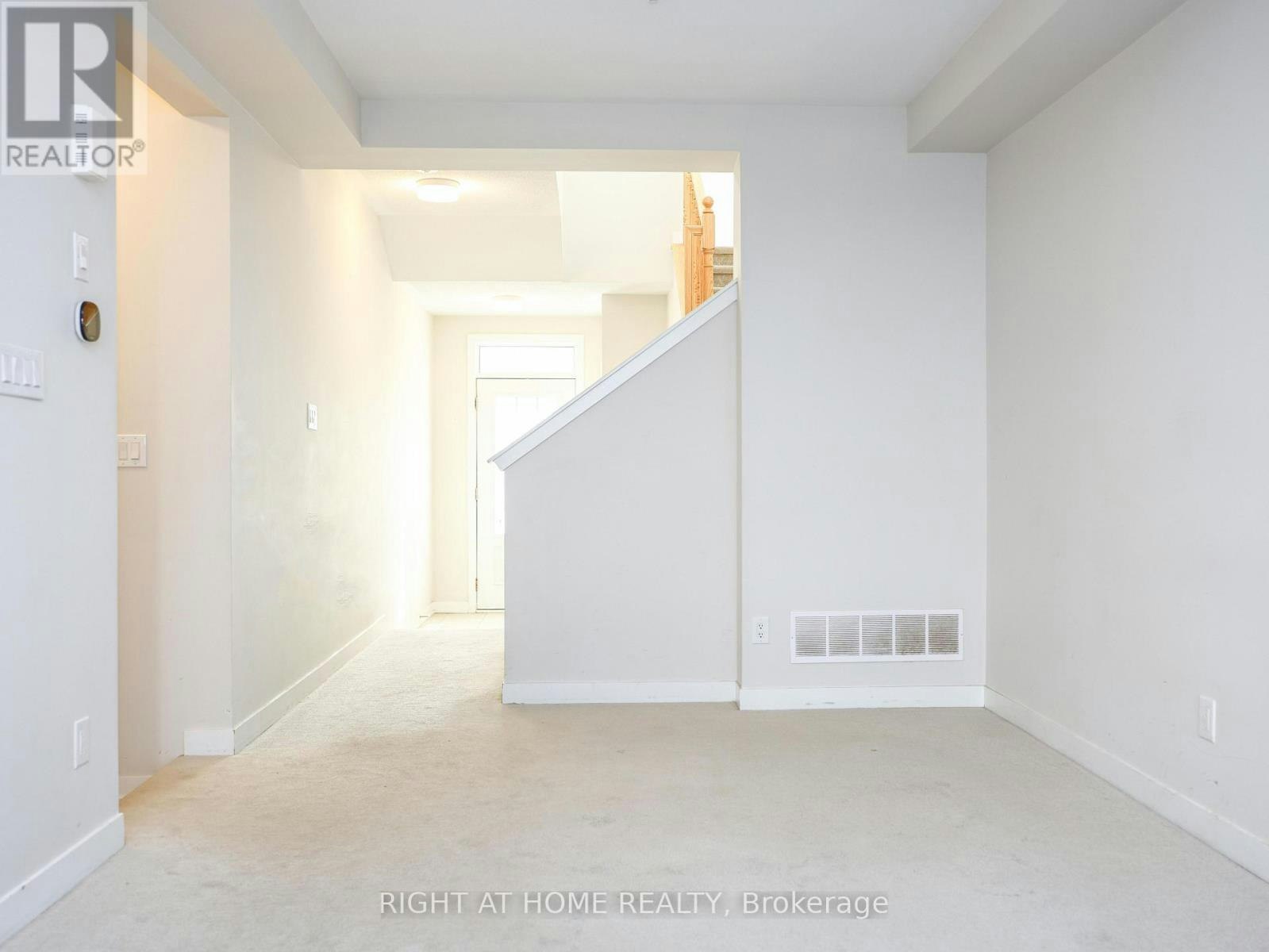 618 Allied Mews E, Ottawa, ON, K2S 3A2 - 2