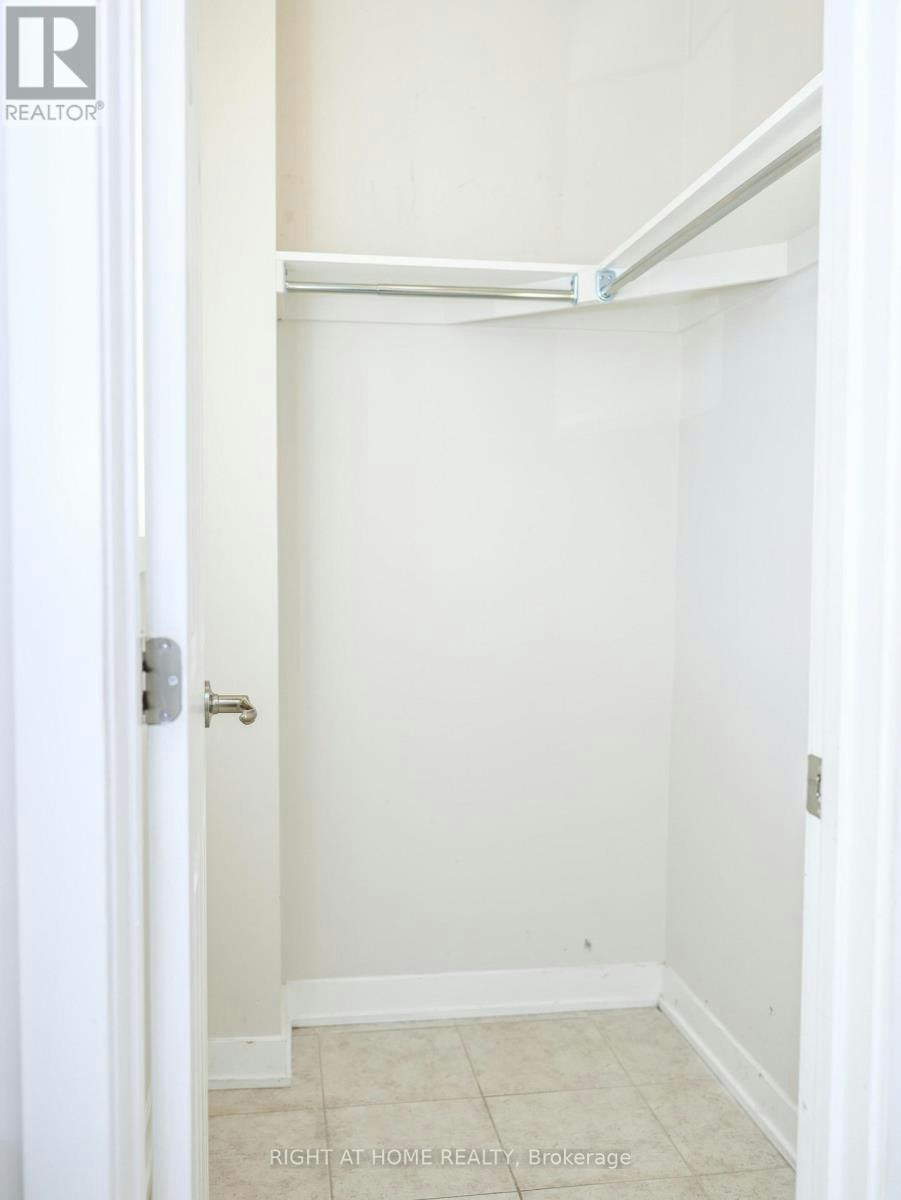 618 Allied Mews E, Ottawa, ON, K2S 3A2 - 3