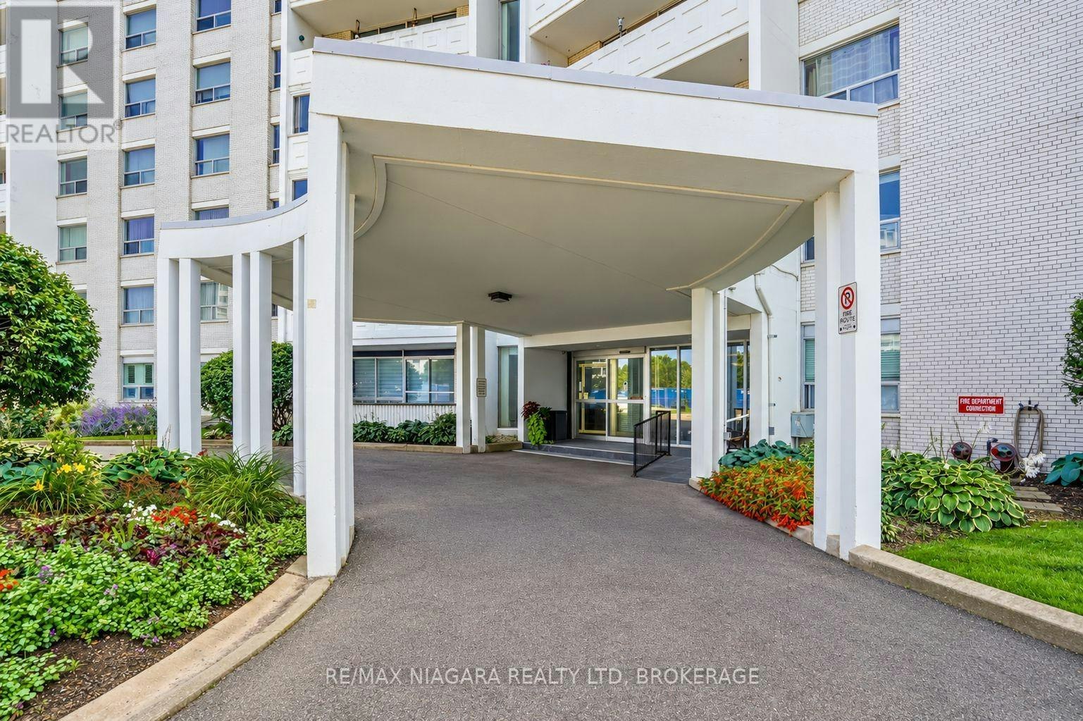 102-35 Towering Heights Boulevard, St. Catharines, ON, L2T 3G8 - 2