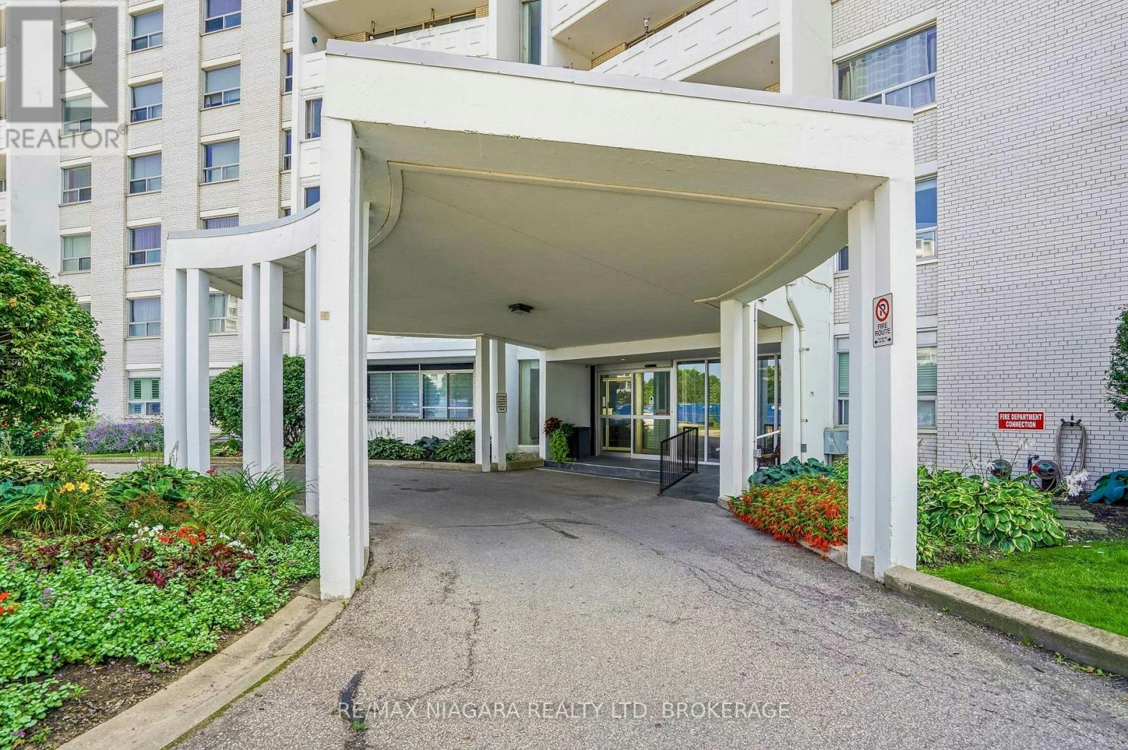 102-35 Towering Heights Boulevard, St. Catharines, ON, L2T 3G8 - 2