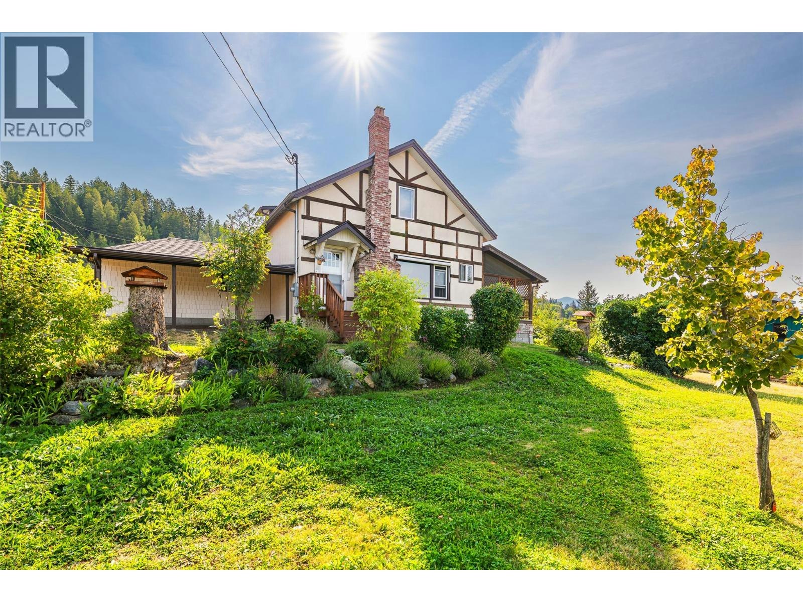 1843 Mclaren Street, Creston, BC, V0B 1G5