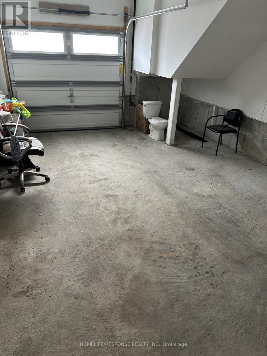 331 Okanagan Path S, Oshawa, ON, L1H 6T9 - 12