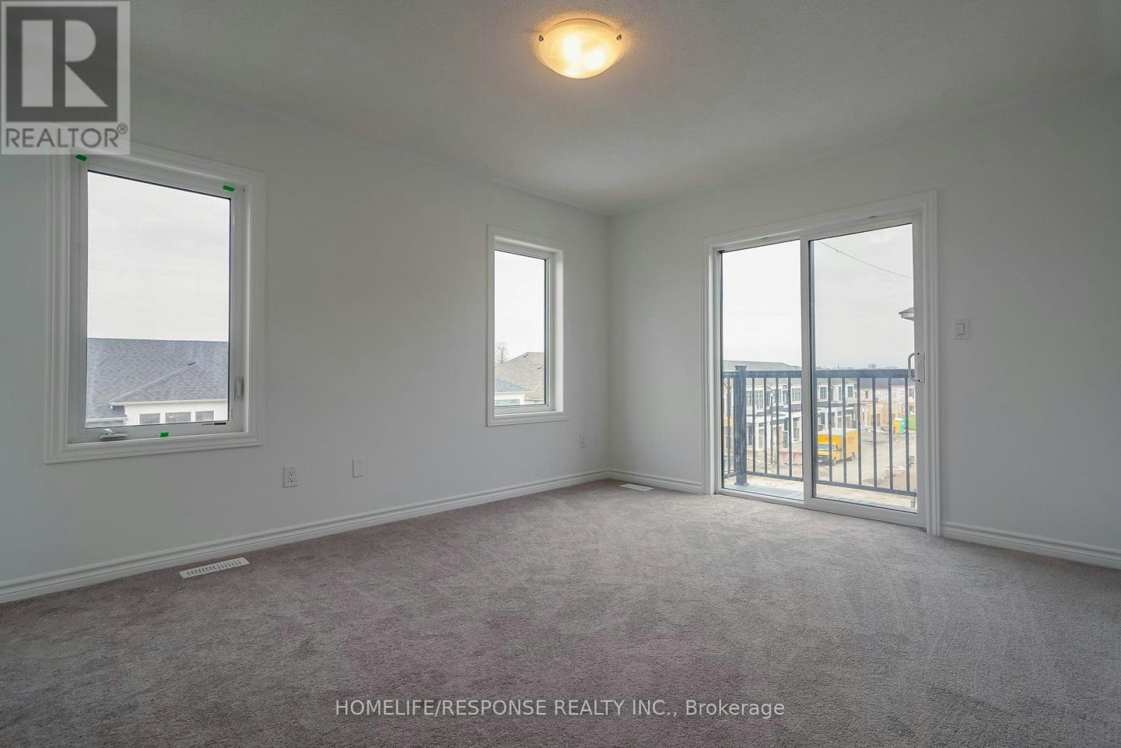 331 Okanagan Path S, Oshawa, ON, L1H 6T9 - 4