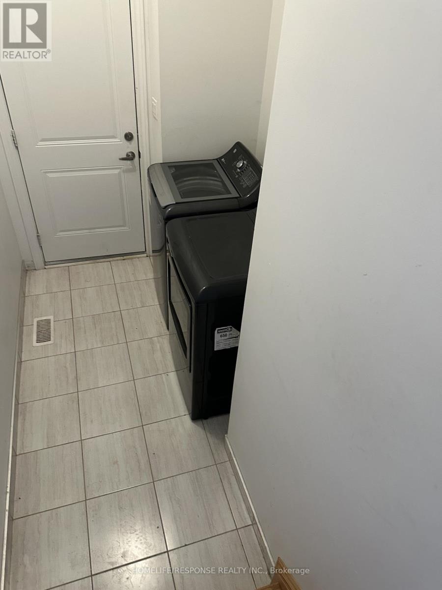 331 Okanagan Path S, Oshawa, ON, L1H 6T9 - 11