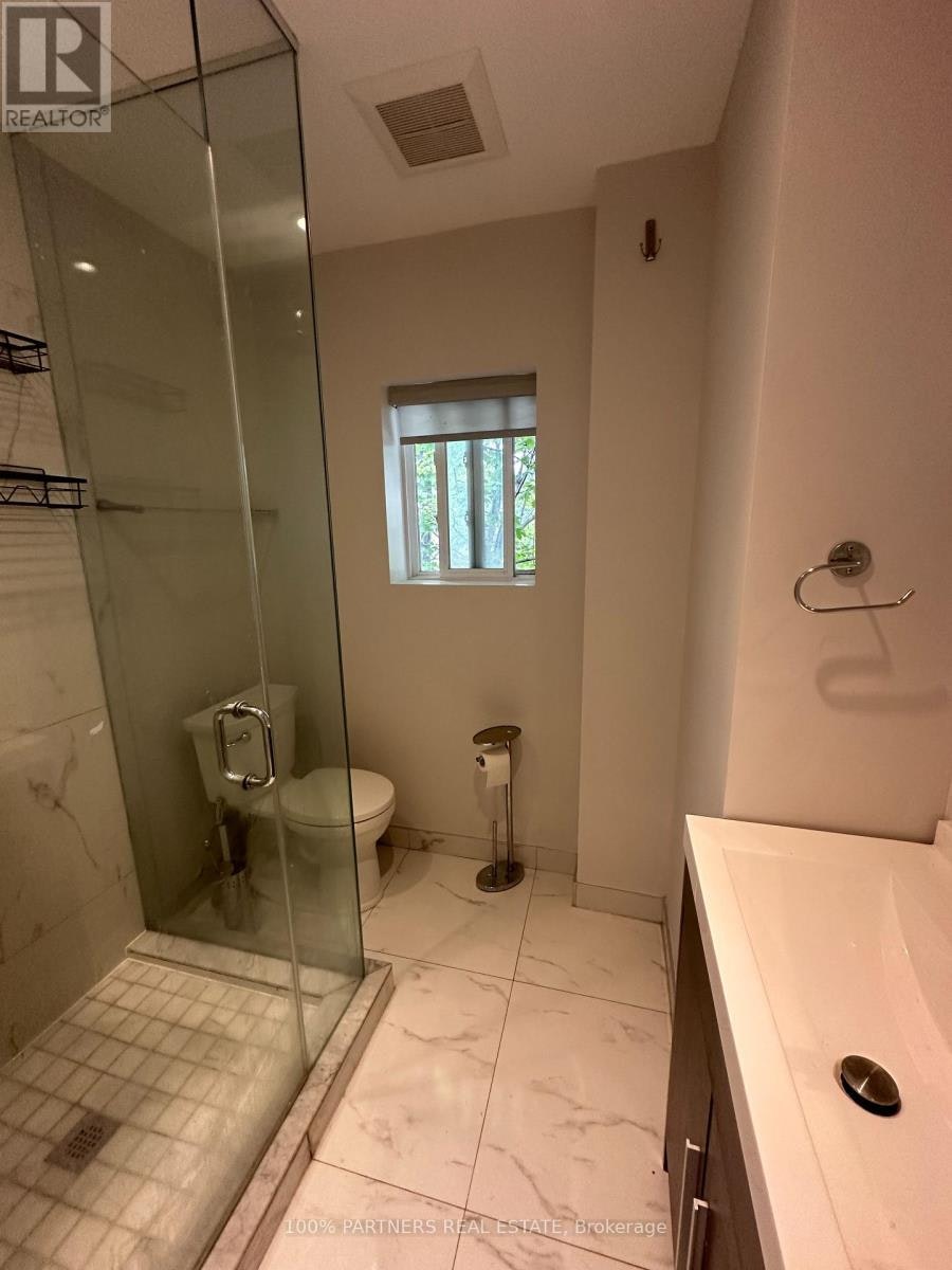 210 Bellwoods Avenue, Toronto, ON, M6J 2R1 - 8
