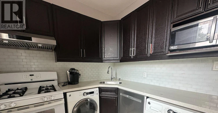 210 Bellwoods Avenue, Toronto, ON, M6J 2R1