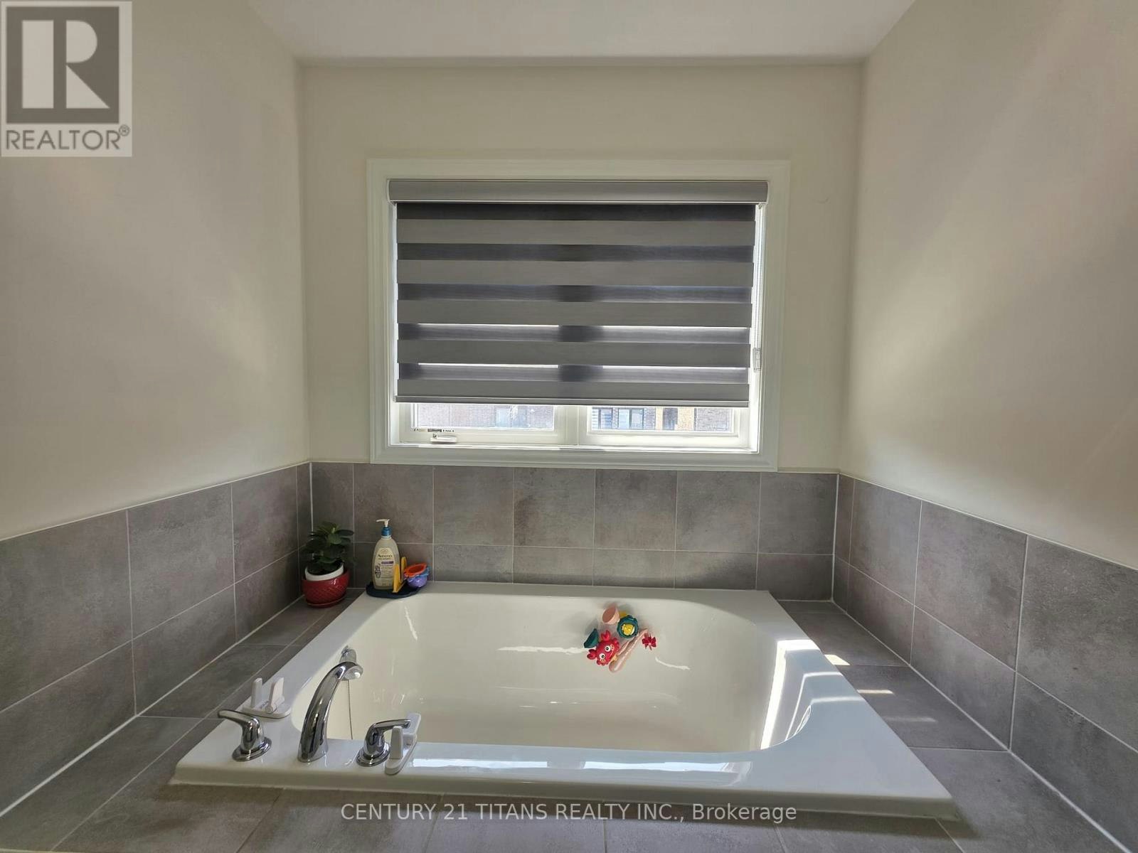 236 Fleetwood Drive, Oshawa, ON, L1K 3E7 - 46