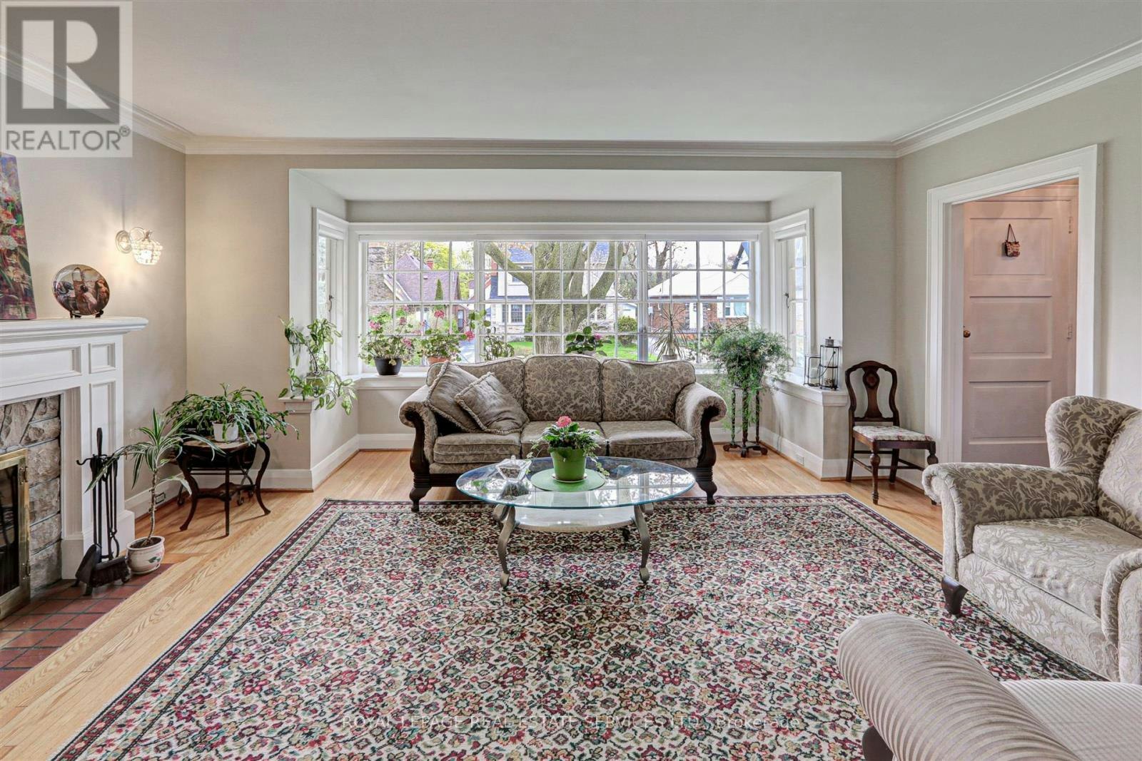 83 Brentwood Road S, Toronto, ON, M8Z 3N4 - 4
