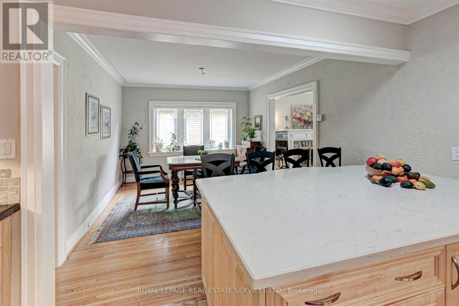 83 Brentwood Road S, Toronto, ON, M8Z 3N4 - 8