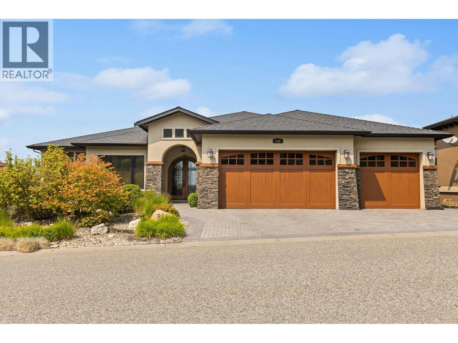 942 Hewetson Avenue, Kelowna, BC, V1W 5H8