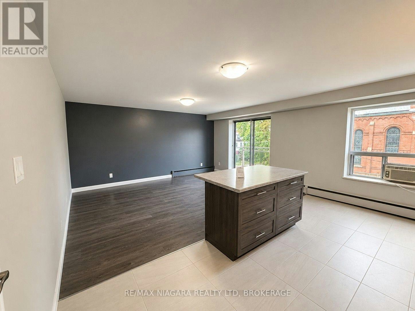 504-99 Church Street, St. Catharines, ON, L2R 3E1 - 6