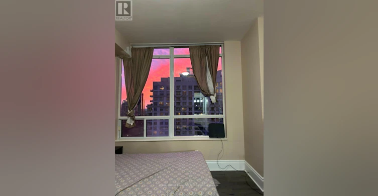 2801-3880 Duke Of York Boulevard, Mississauga, ON, L5B 4M7 - 3