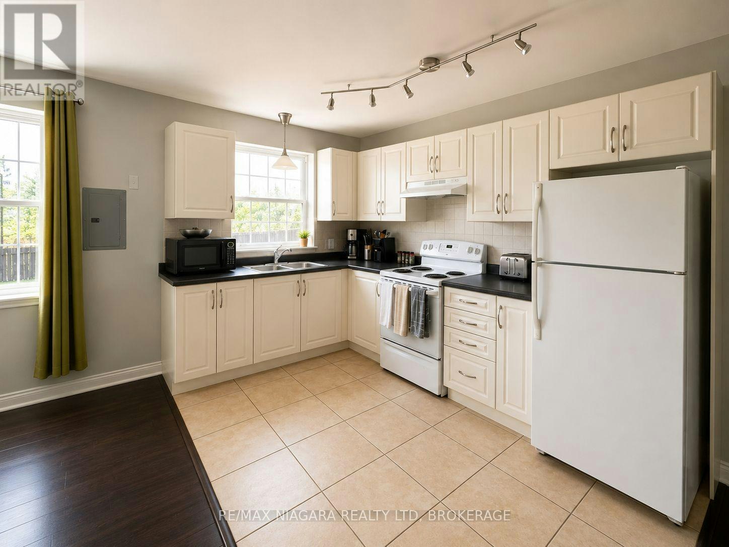 5-143 Westchester Crescent, St. Catharines, ON, L2P 2N8 - 4