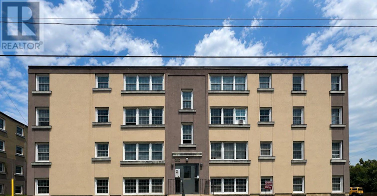 5-143 Westchester Crescent, St. Catharines, ON, L2P 2N8