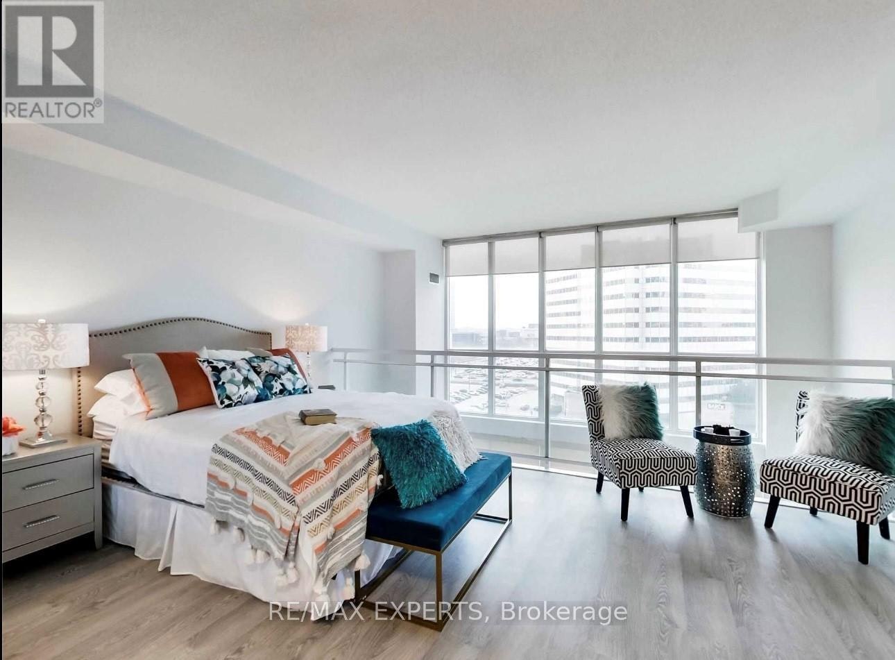 722-220 Burnhamthorpe Road W, Mississauga, ON, L5B 4N4 - 22