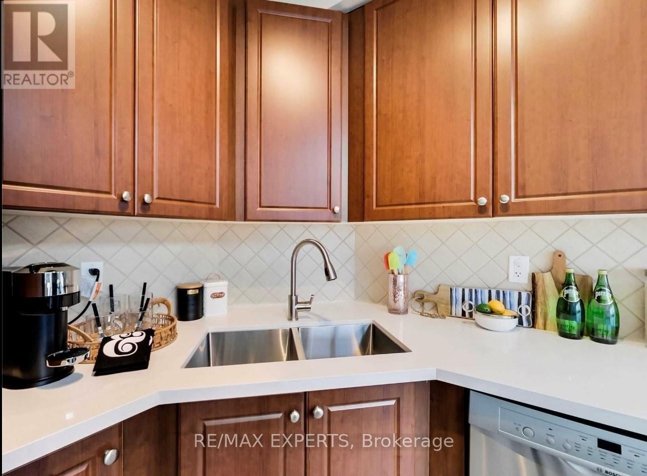 722-220 Burnhamthorpe Road W, Mississauga, ON, L5B 4N4 - 7