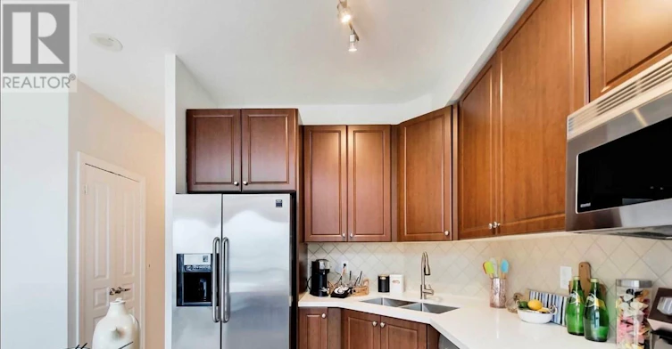 722-220 Burnhamthorpe Road W, Mississauga, ON, L5B 4N4 - 8