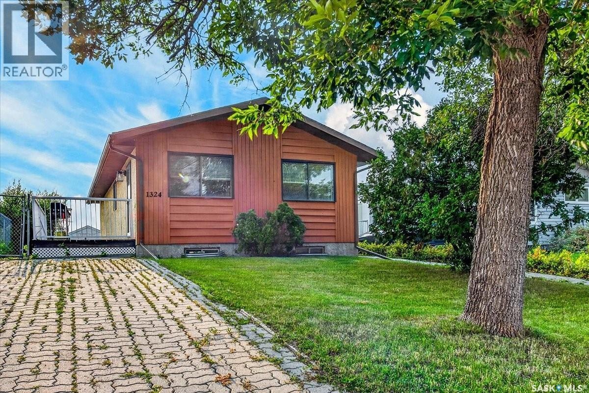 1324 Courtney Street, Regina, SK, S4T 7S1