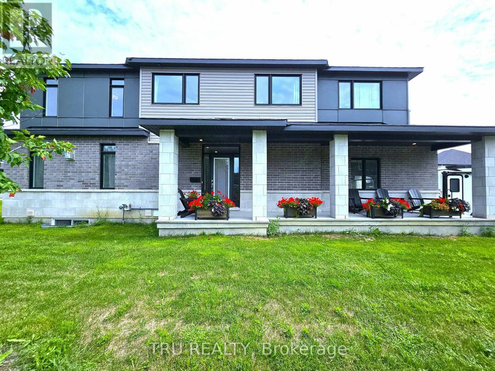 332 Makobe Lane, Ottawa, ON, K4M 0M1 - 3