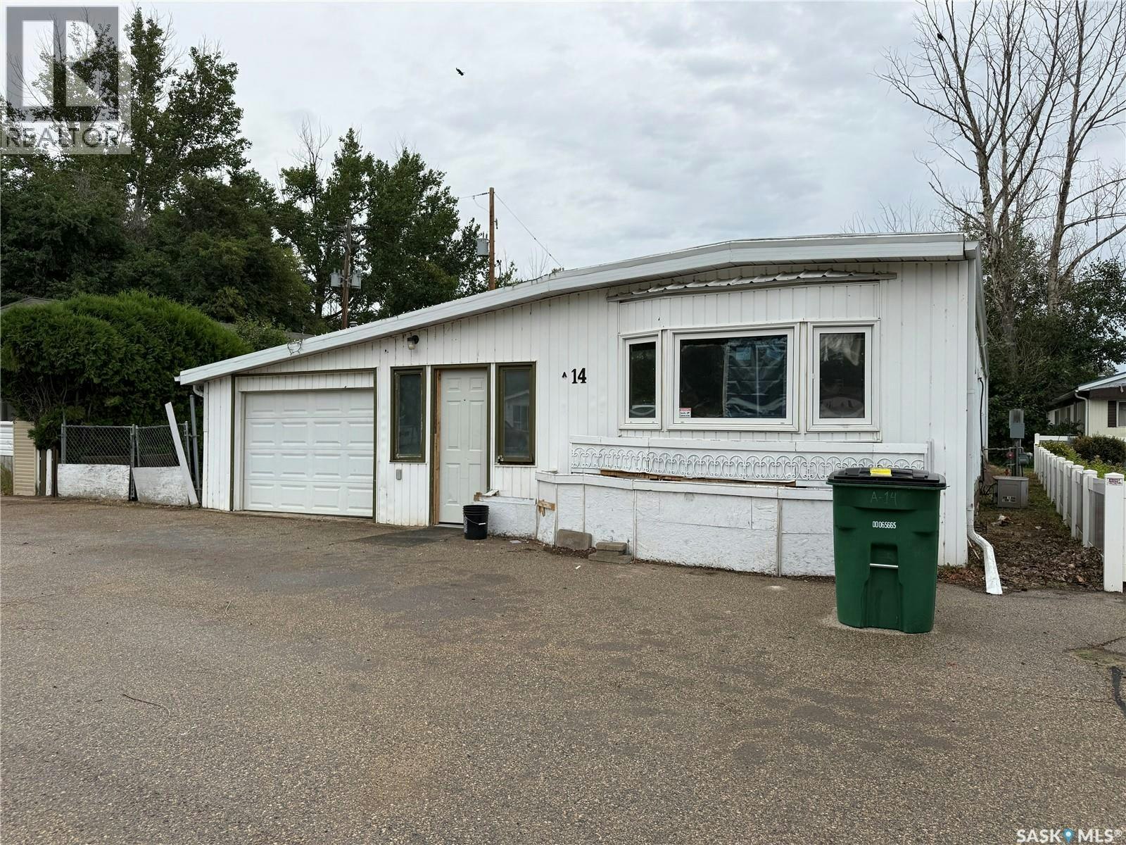 A14-1455 9th Avenue NE, Moose Jaw, SK, S6J 1C6