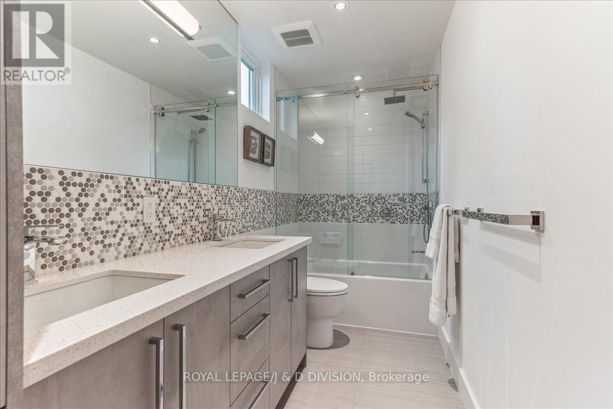 16 Forty First Street, Toronto, ON, M8W 3N5 - 31